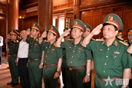 GDP Chief offers incense in tribute to President Ho Chi Minh
